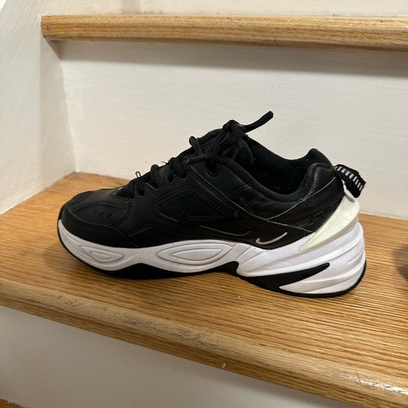 nike shoes - Picture 3 of 7